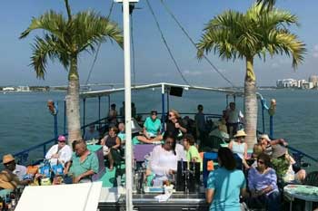 Le-Barge-Sightseeing-Cruise-Passengers-Board